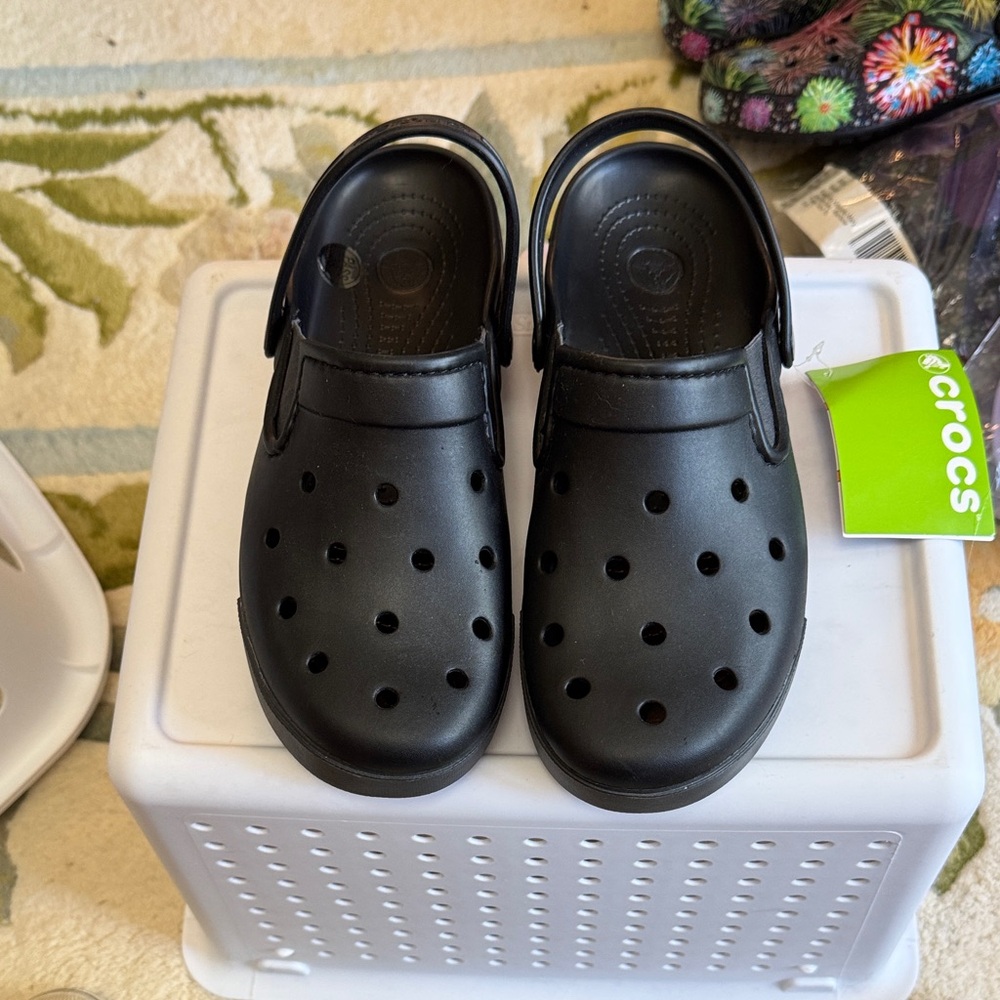 CROCS Black Shoes NWT 254